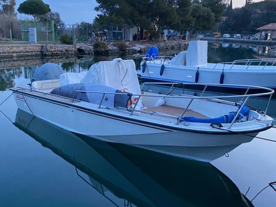 Boston Whaler Outrage 22 used - photo 1