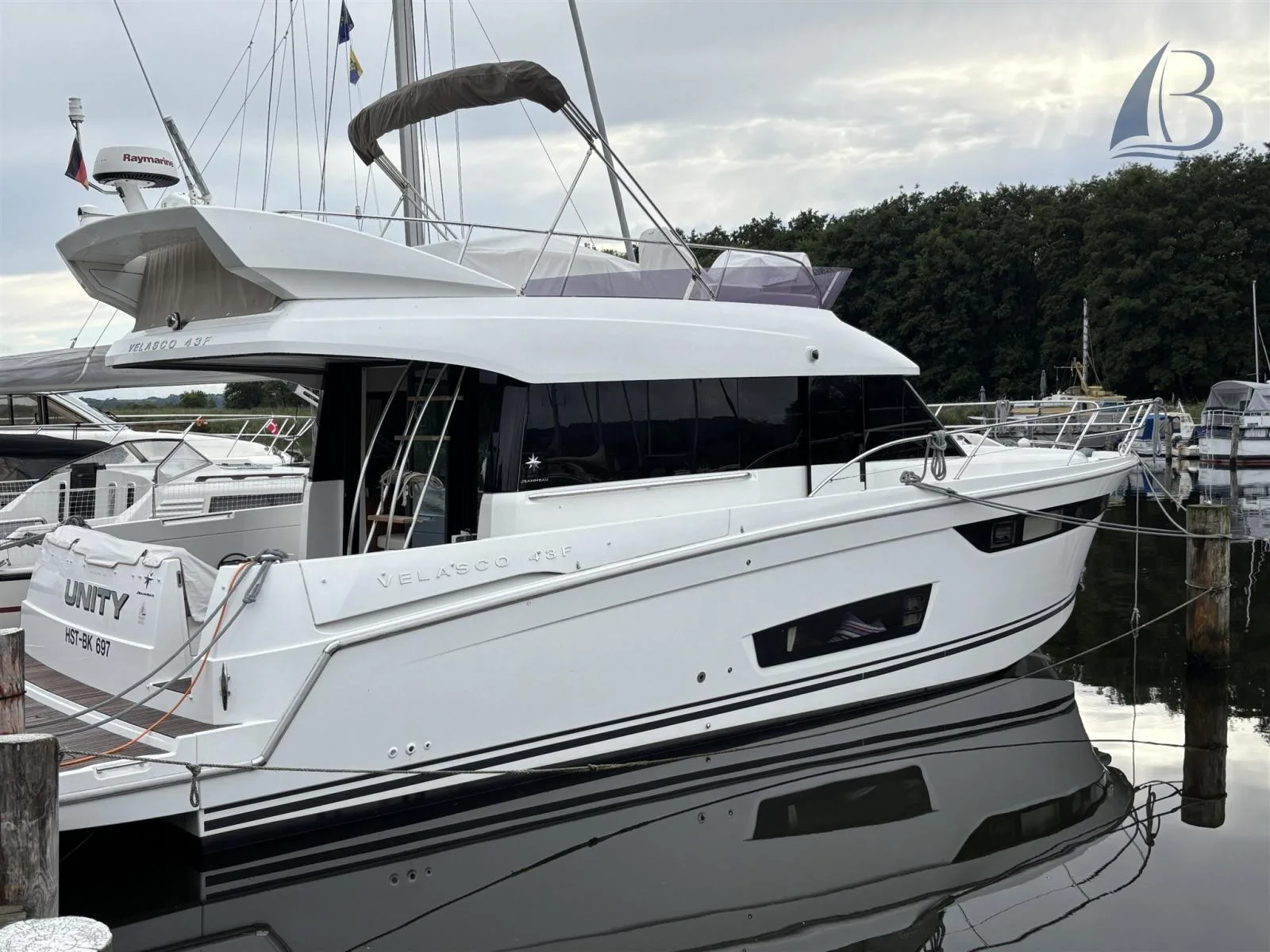 Jeanneau Velasco 43F used - photo 1
