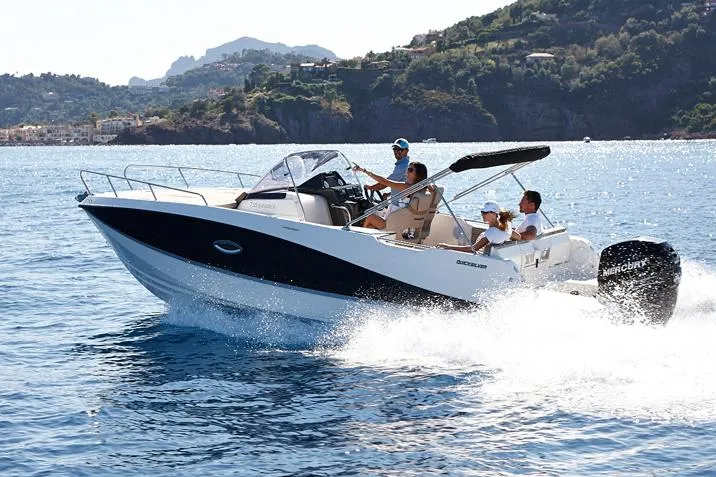 Quicksilver Activ 755 Sundeck used - photo 1