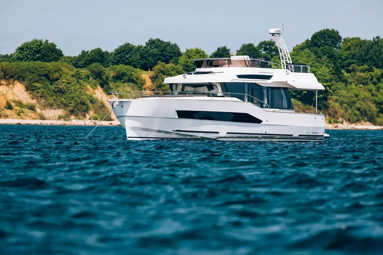 Delphia Yachts Delphia 12 Flylounge