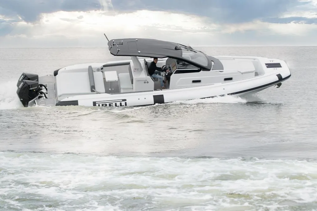 Pirelli outboard rib used - photo 1