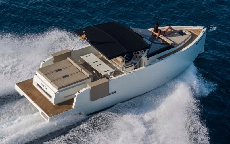 De Antonio Yachts D34 Cruiser used - photo 1
