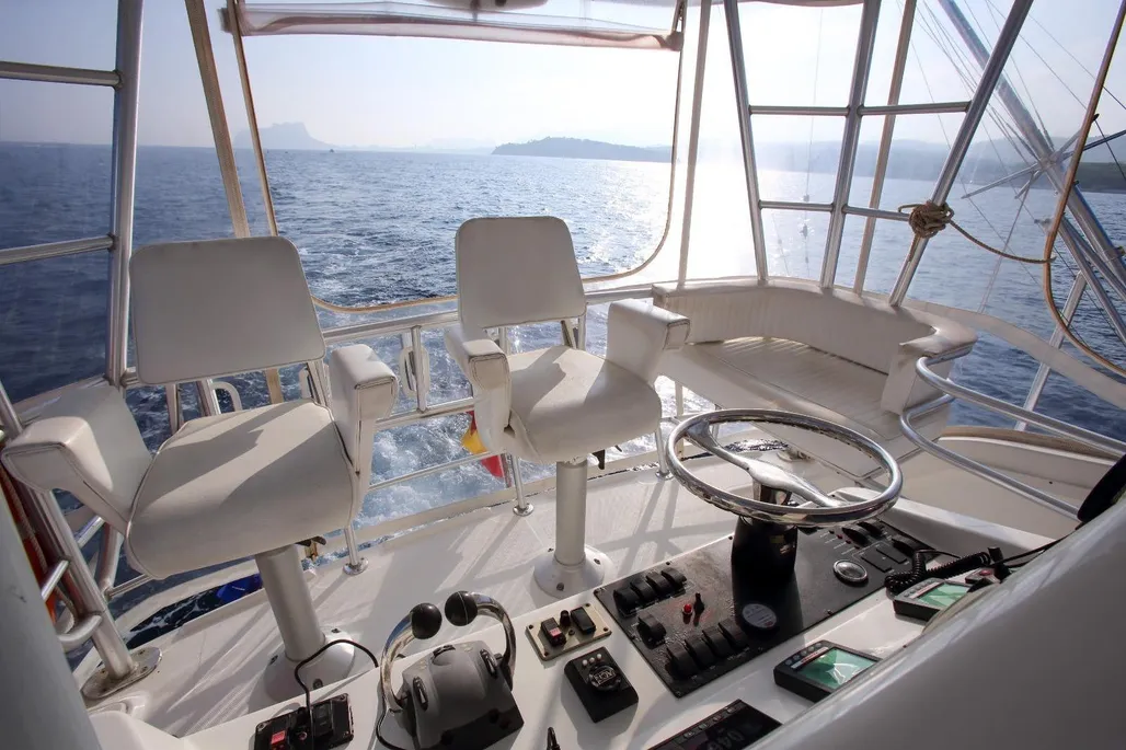 Luhrs 41 Convertible used - photo 1