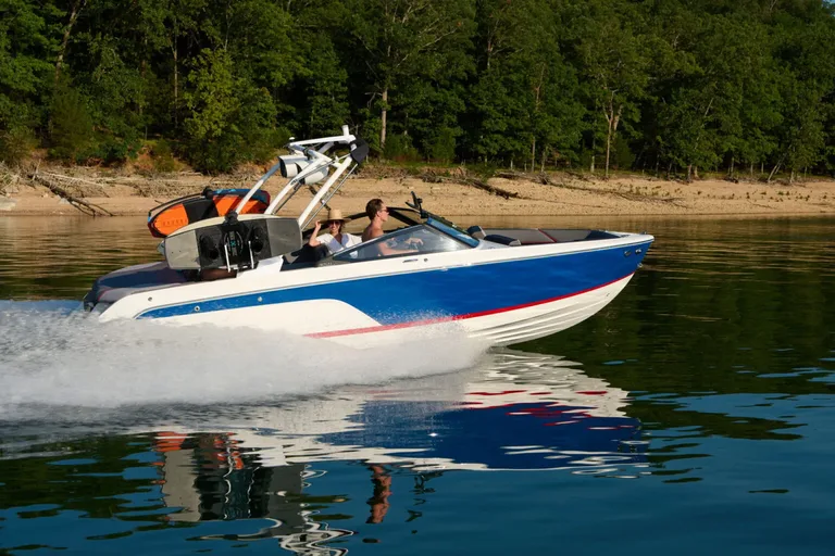 Cobalt Boats CS23 Surf