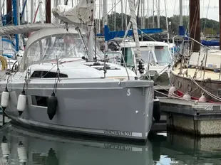 Beneteau Oceanis 30.1 used - photo 1