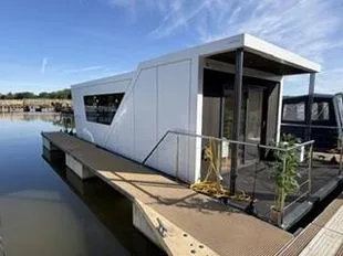 Bluefield Houseboat used - photo 1
