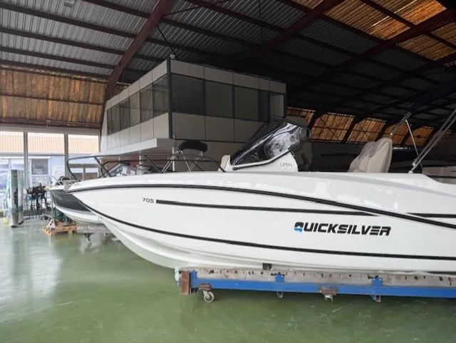Quicksilver 705 Open used - photo 1
