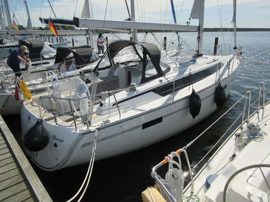 Bavaria Yachts 37 CRUISER usato - foto 1