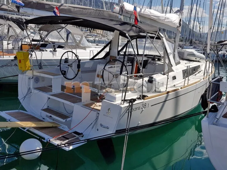 Beneteau Oceanis 38.1 usato - foto 1