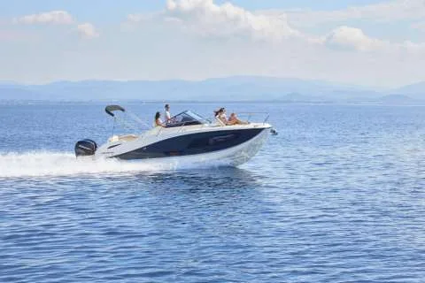 Quicksilver Activ 875 Sundeck gebraucht - Foto 1