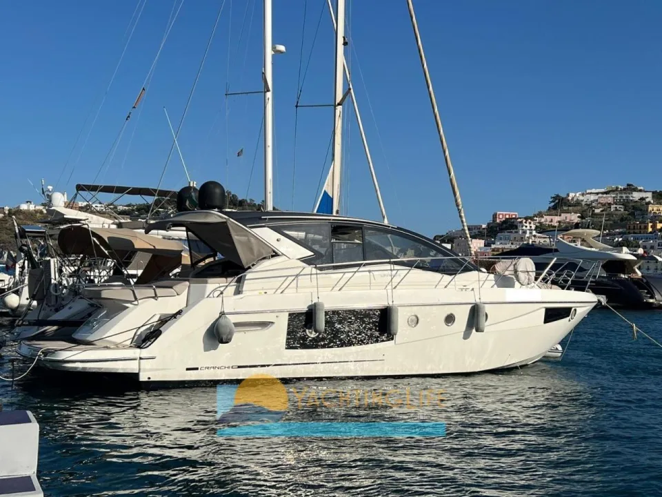Cranchi M44 HT used - photo 1