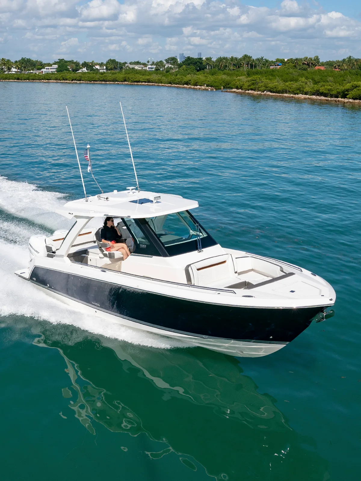 Tiara Yachts 34LS