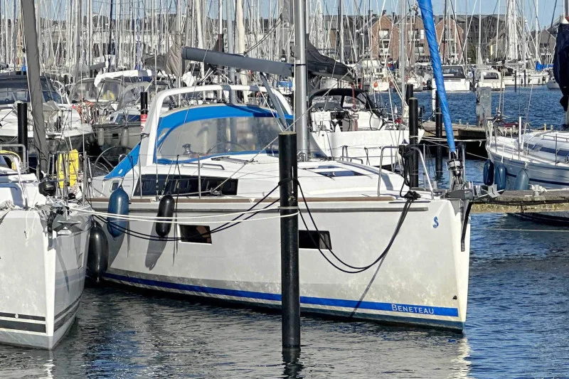 Beneteau Oceanis 38 usato - foto 1