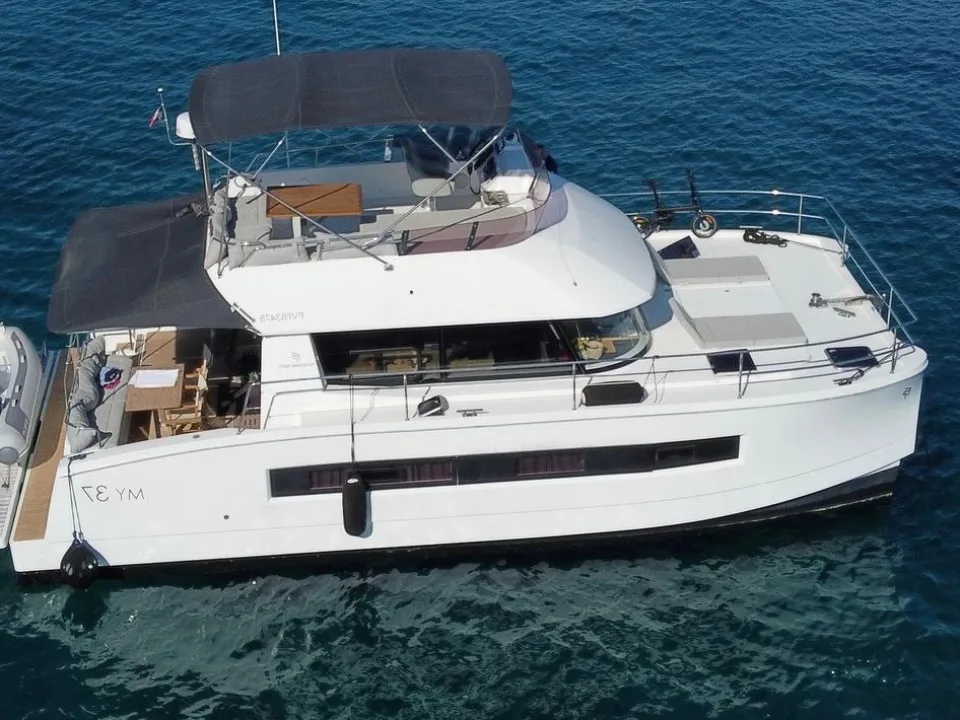 Fountaine Pajot MY 37 used - photo 1