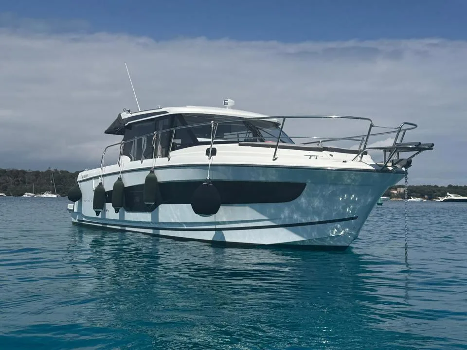Jeanneau MERRY FISHER 1095 used - photo 1