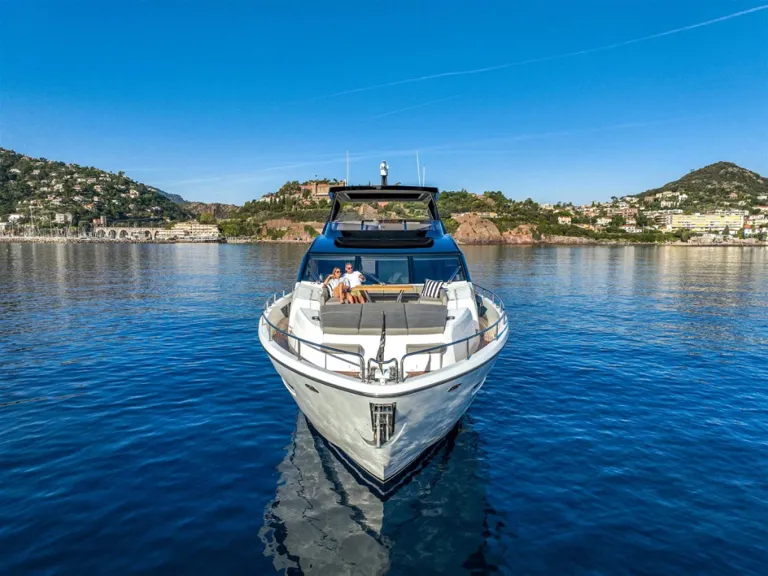 Sunseeker 88 Yacht