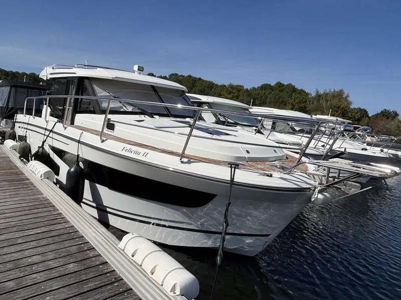 Jeanneau MERRY FISHER 1095 used - photo 1