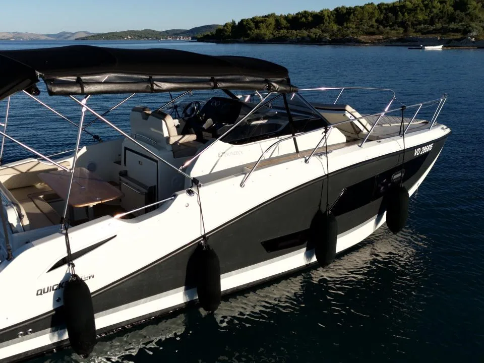Quicksilver Activ 875 Sundeck gebraucht - Foto 1