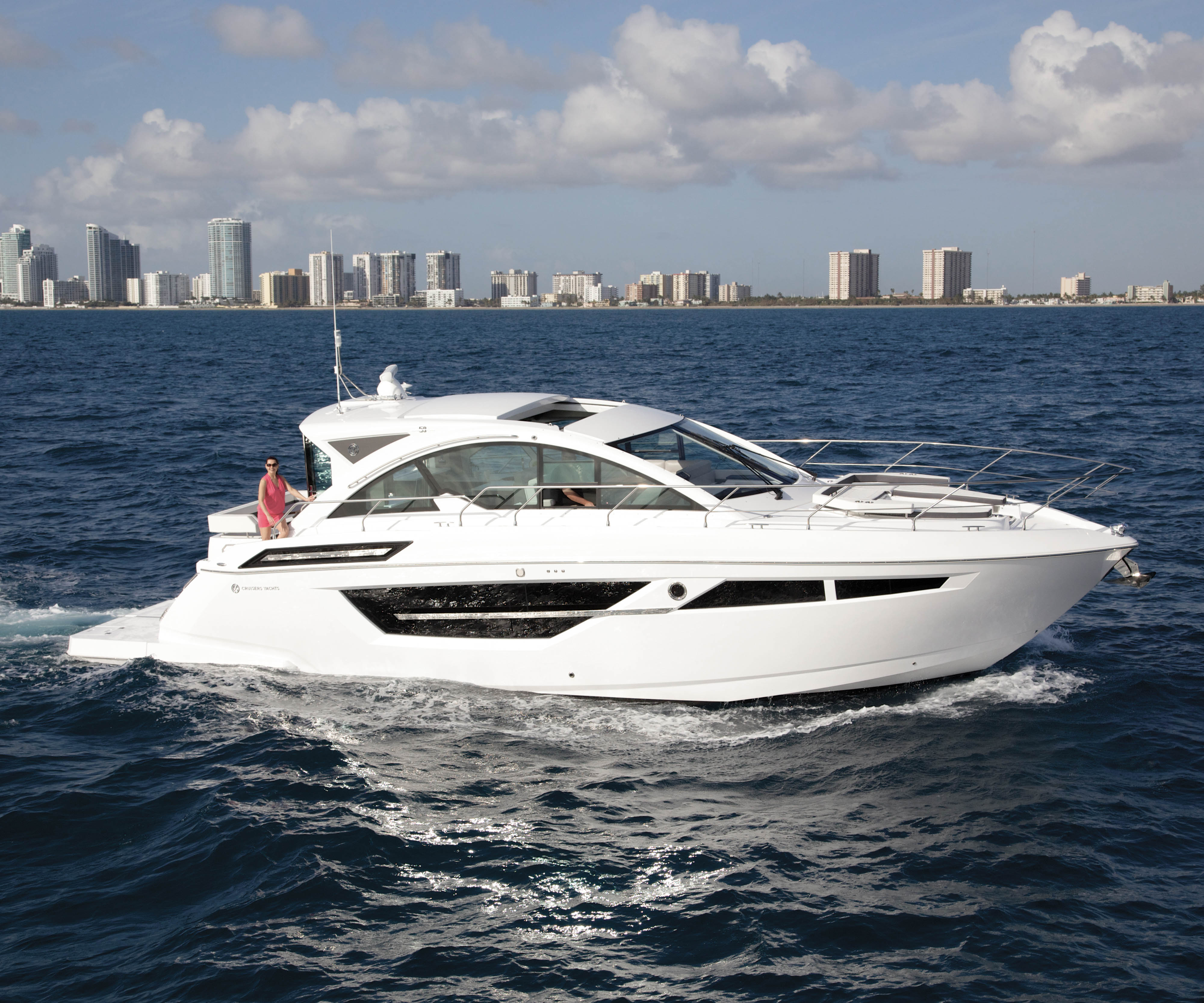 Cruisers Yachts 50 Cantius