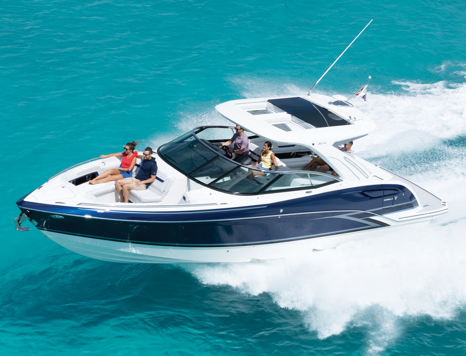 Formula Boats 350 Crossover Bowrider