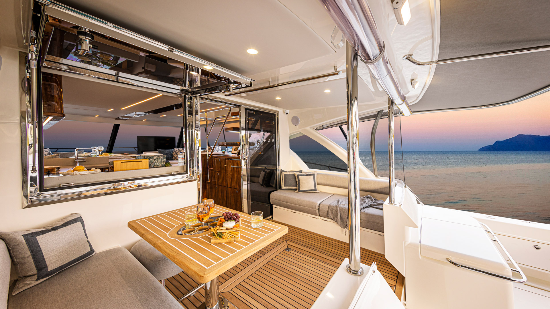 Riviera 50 Sports Motor Yacht