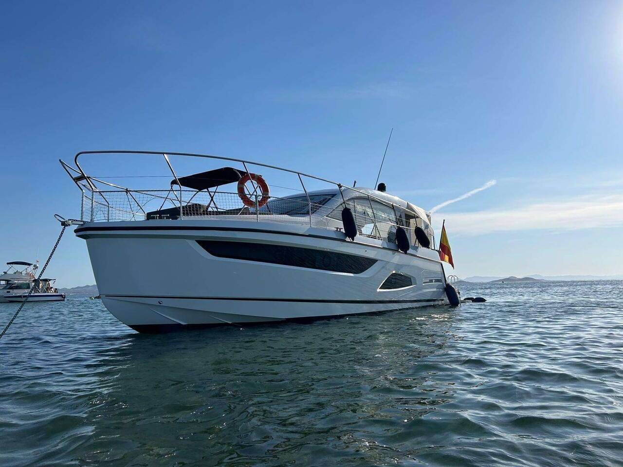 Sealine S390
