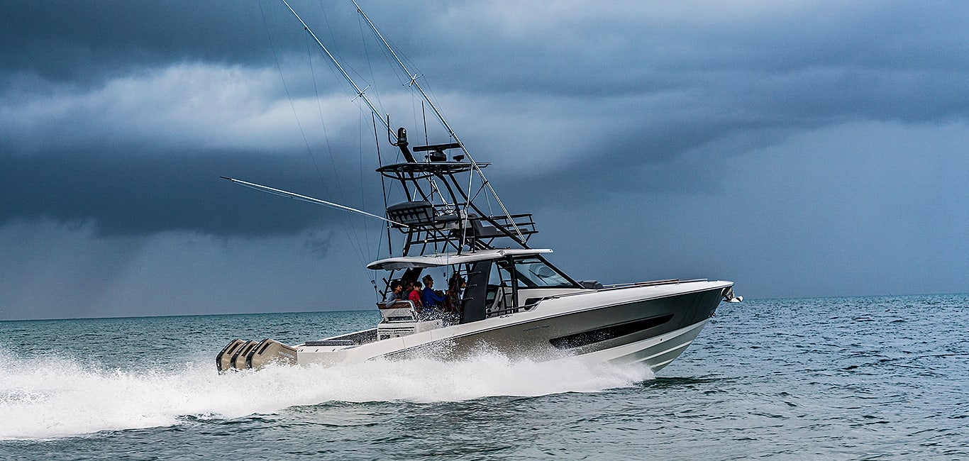 Boston Whaler 420 Outrage