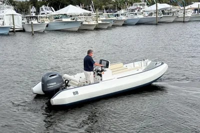 Novurania Deluxe Series 650