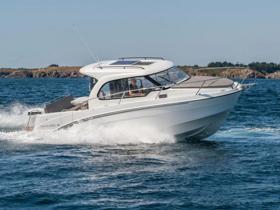 Beneteau Antares 8 usato - foto 1