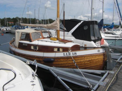 Oakhull with mast and sail used - photo 1