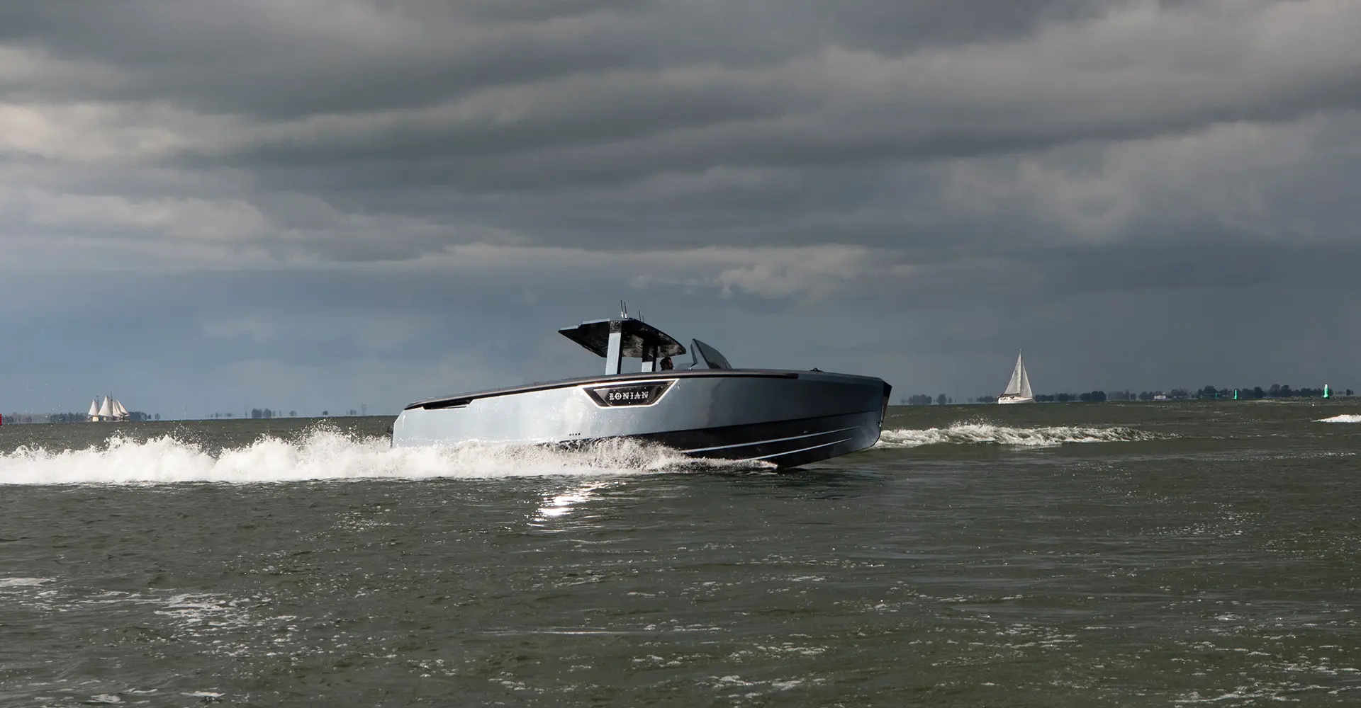 Xtenders 9.7m Open Tender