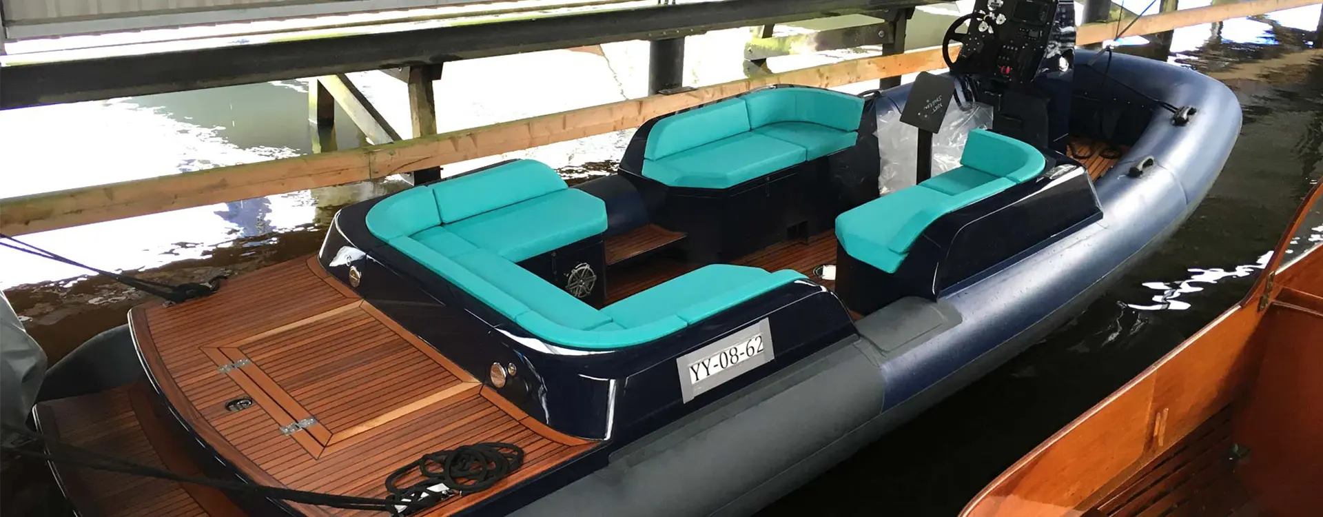 Xtenders 6.9m Peoplecarrier