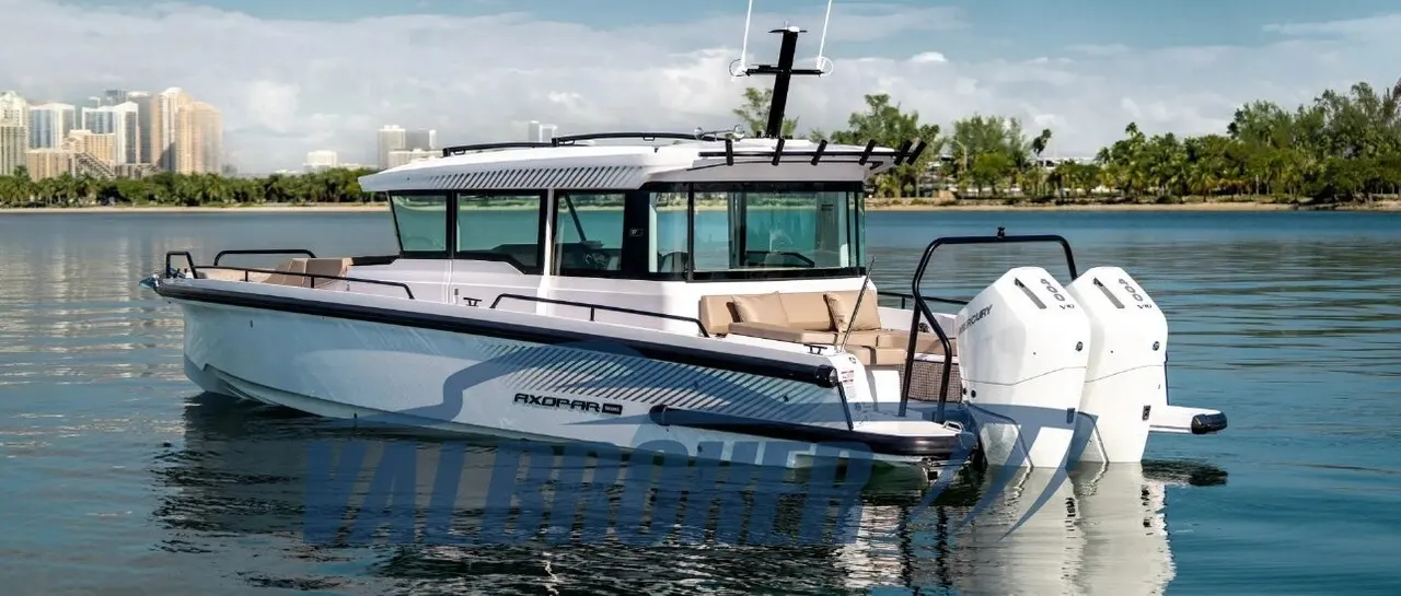 Axopar 37 XC Cross Cabin