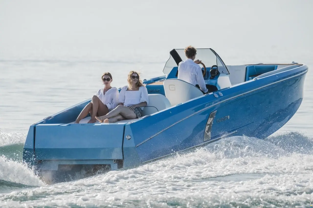 Ganz Boats Ovation 7.6
