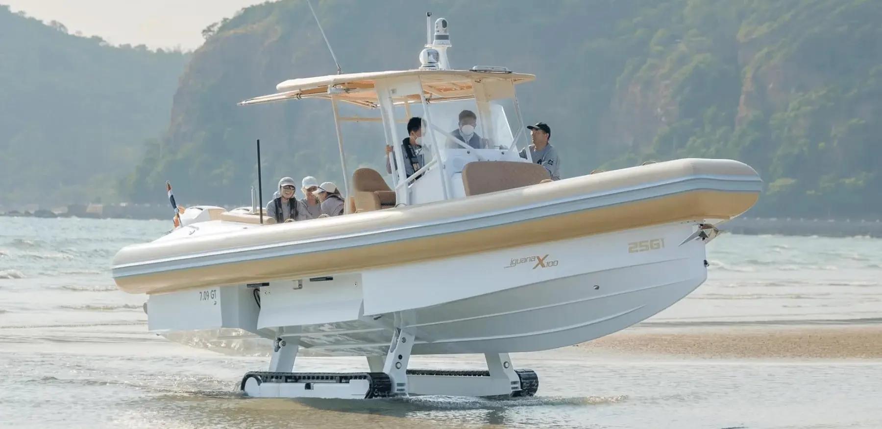 Iguana Yachts X100