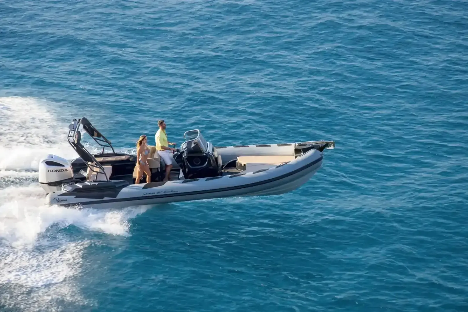 Ranieri International Cayman 26 Sport Touring