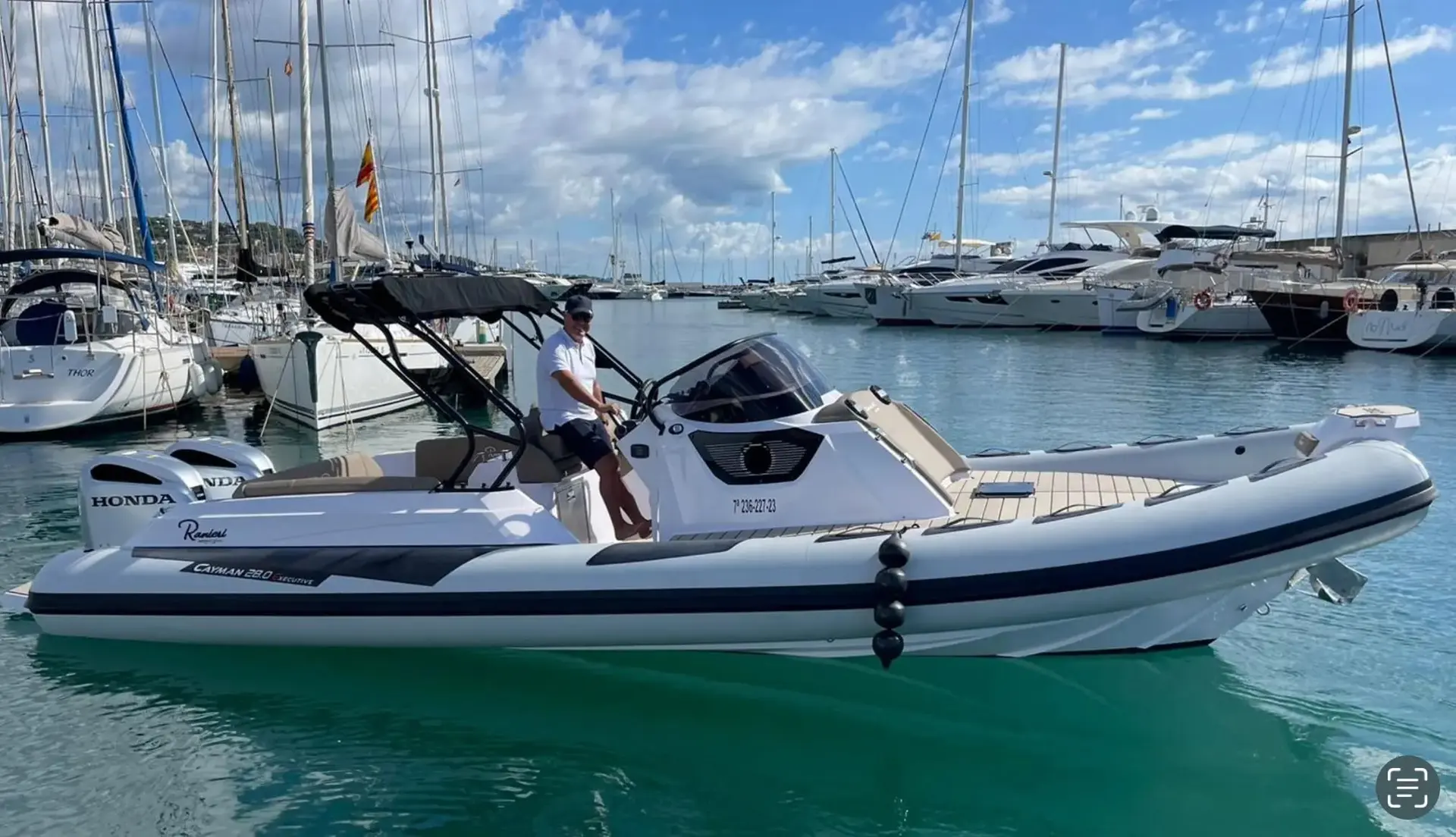 Ranieri International Cayman 28 Sport Touring