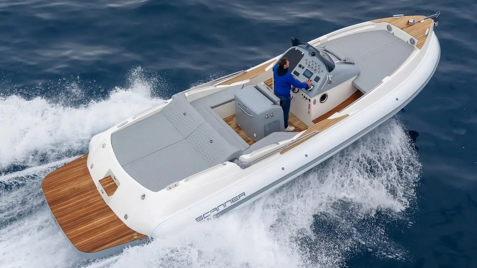 Ranieri International Cayman 23 Sport Diving
