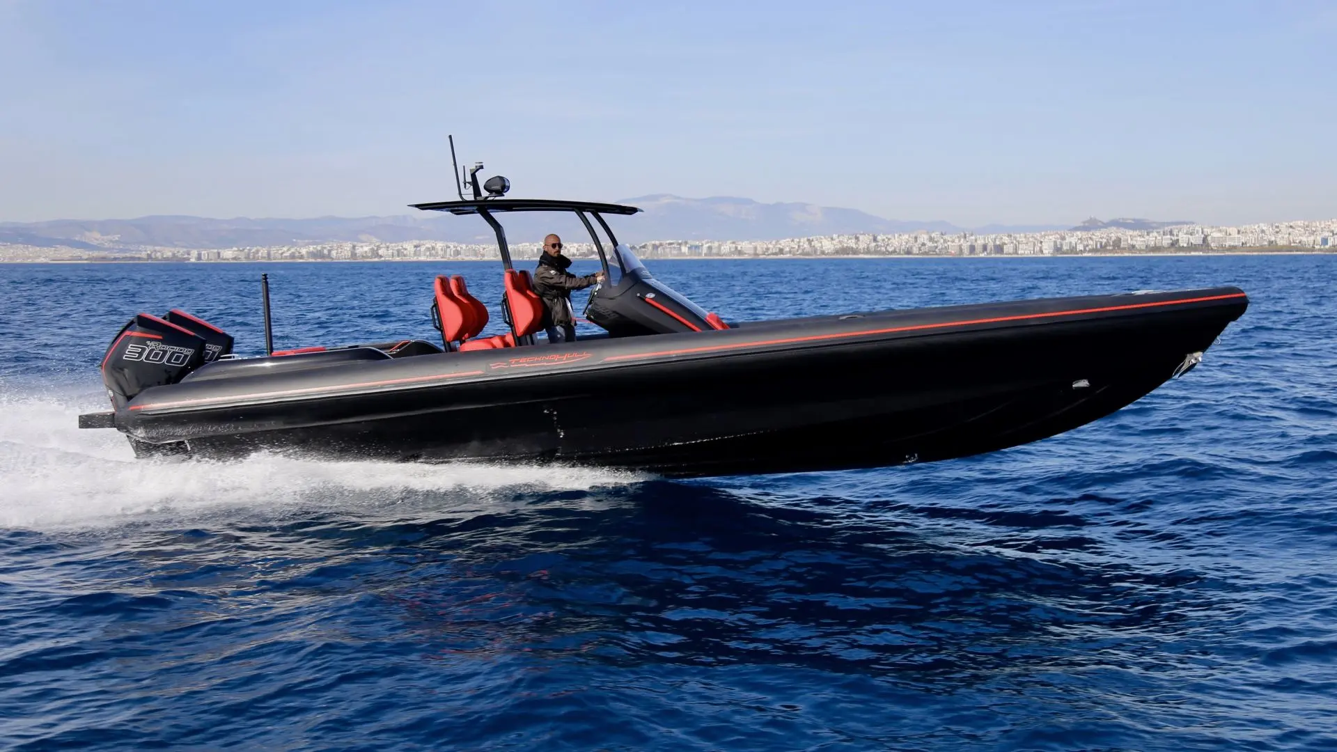 Technohull Sea DNA 999