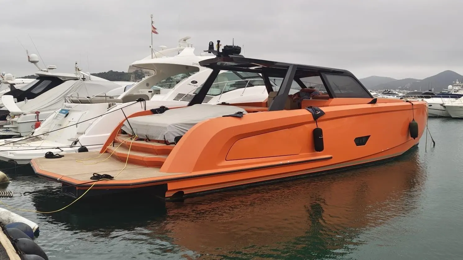 Vanquish Yachts VQ52