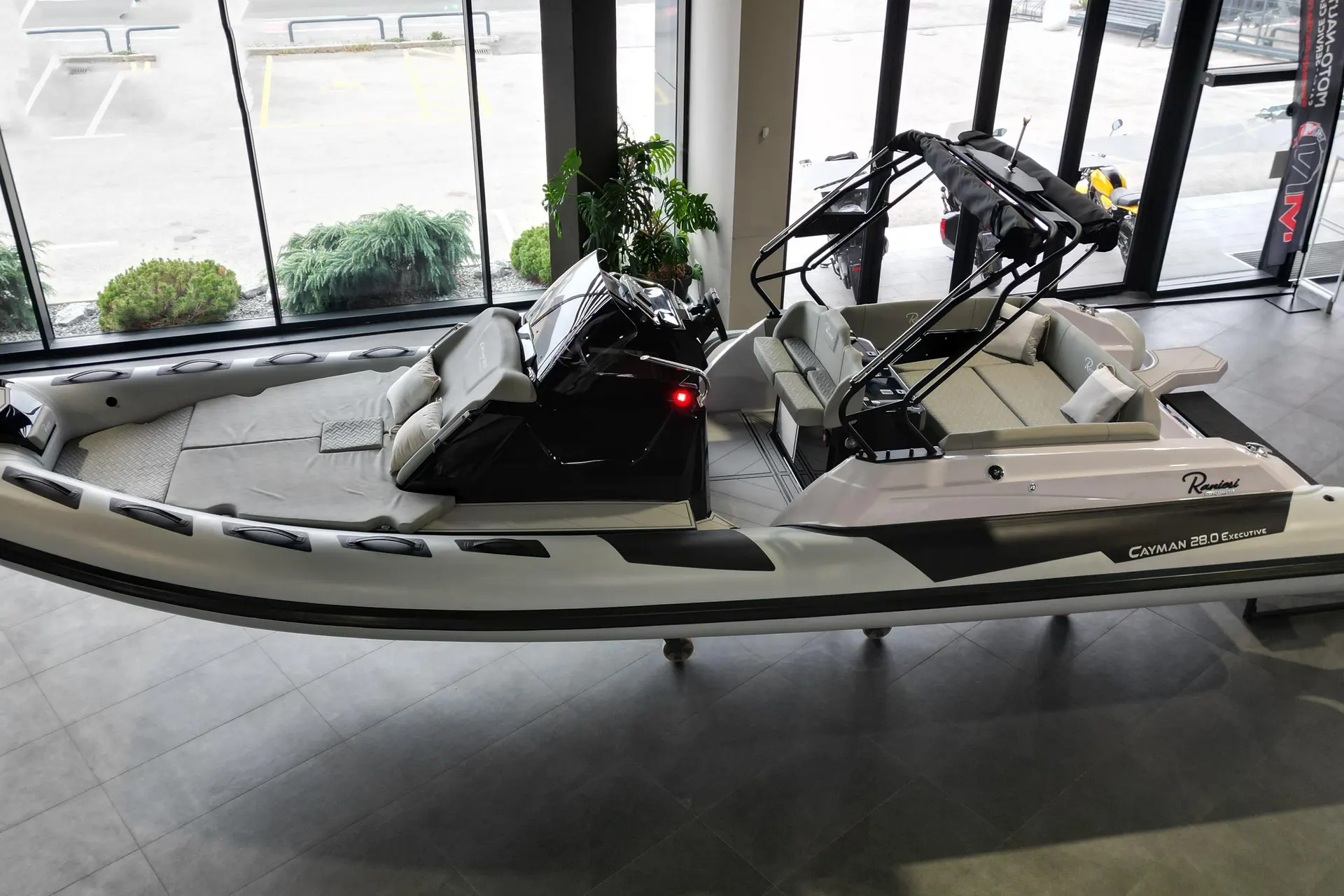 Ranieri International Cayman 28.0 Executive