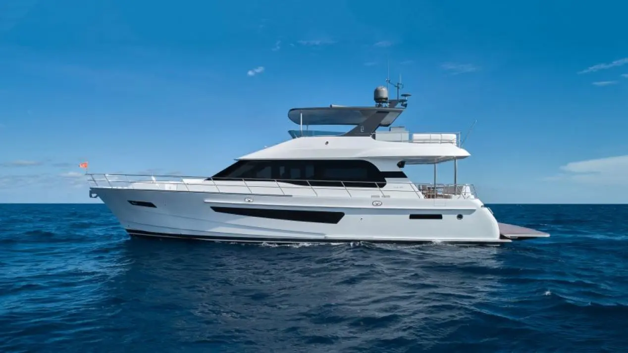 CL Yachts CLB65 Flybridge