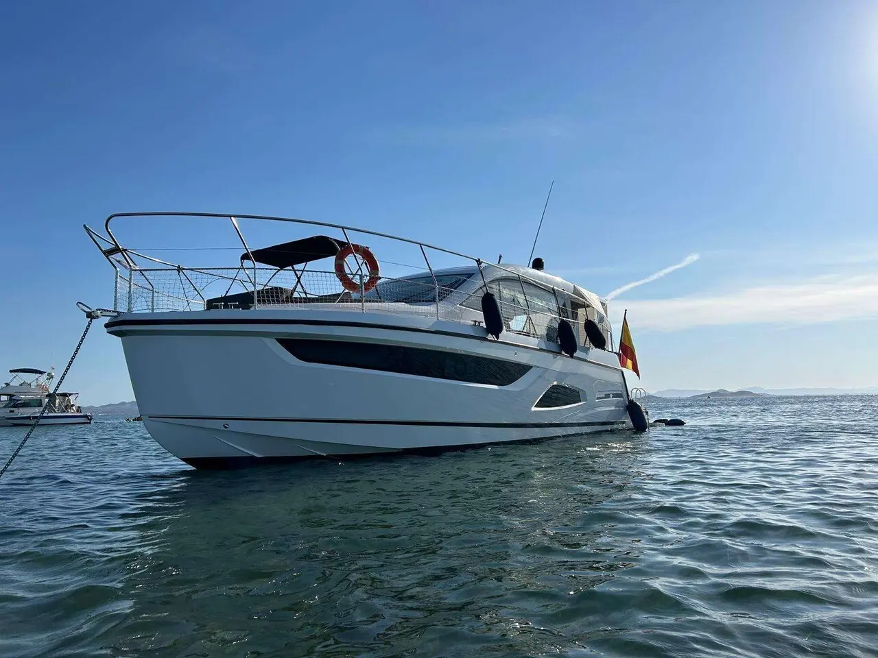 Sealine S390