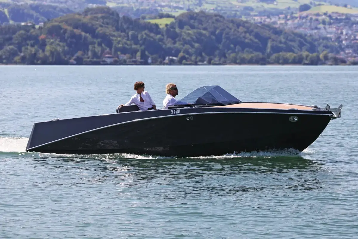 Ganz Boats Ovation 9X