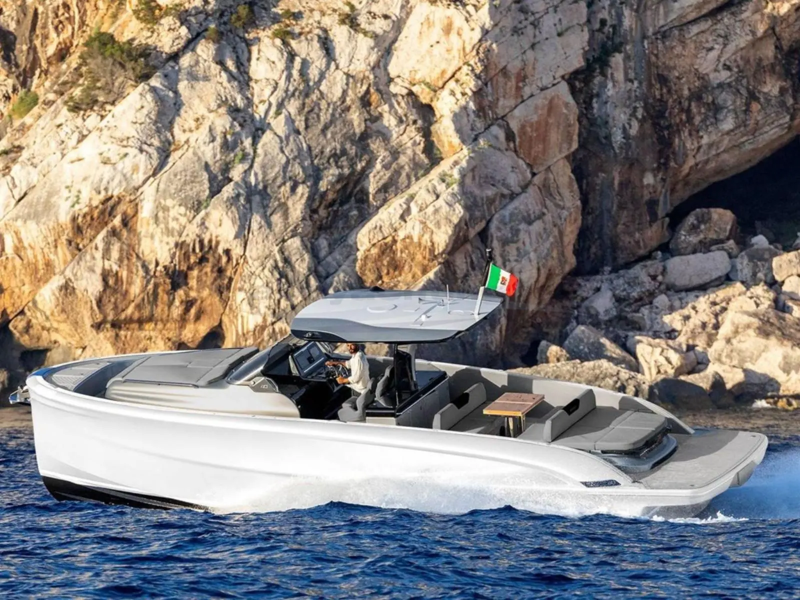 Solaris Power 40 Open
