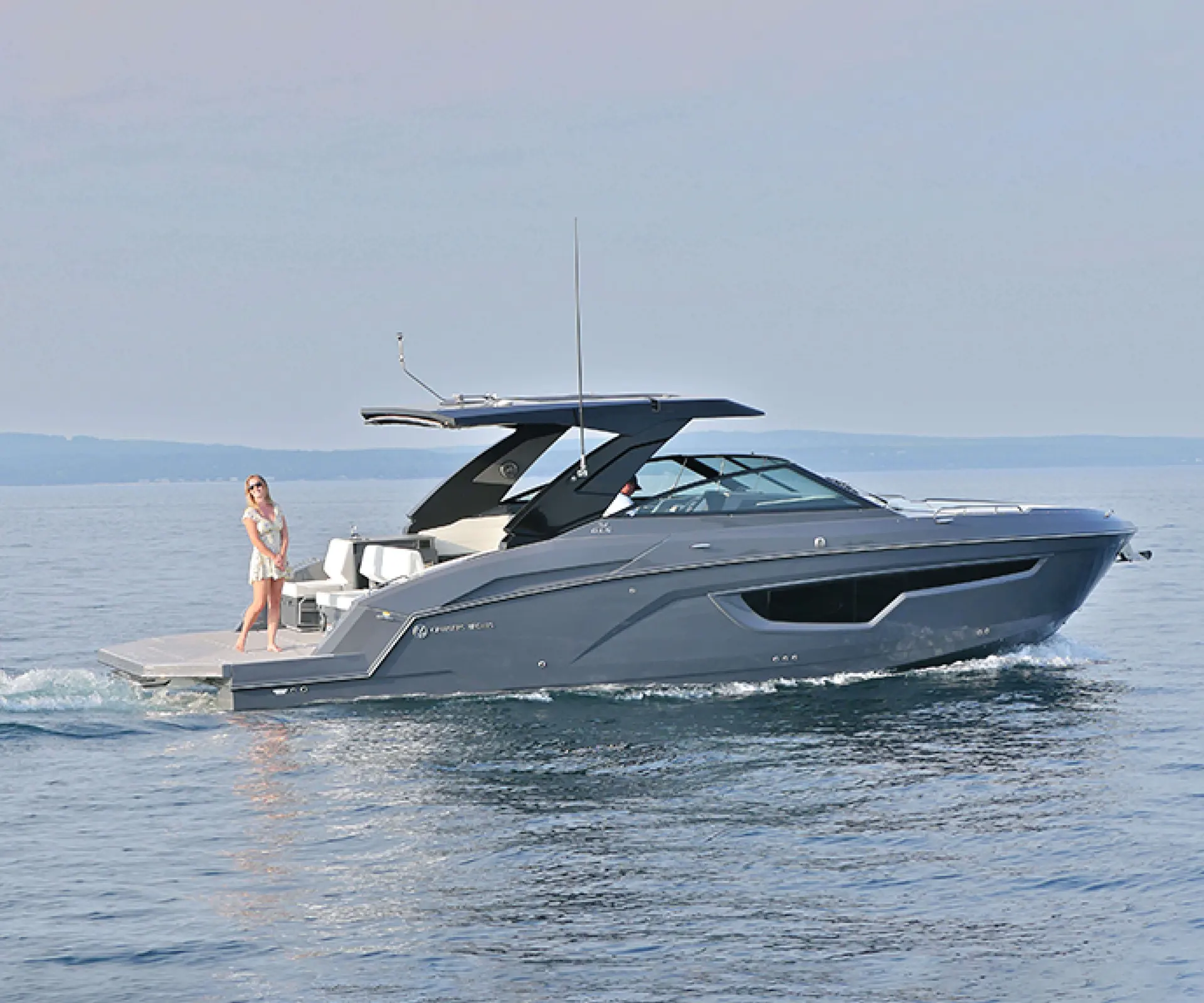Cruisers Yachts 34 GLS I/O