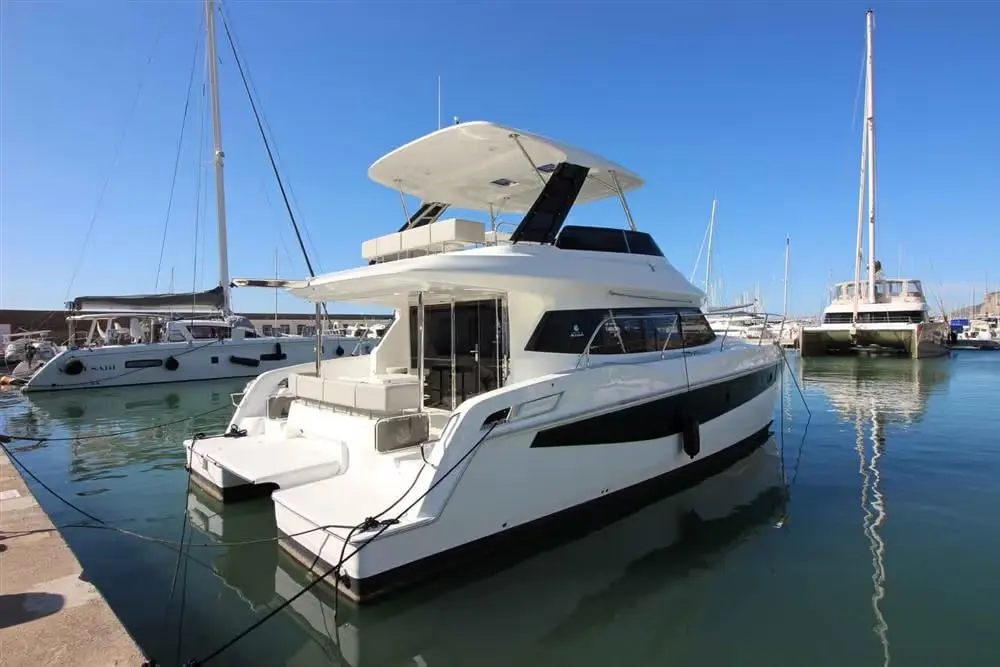 Aquila 42 Yacht