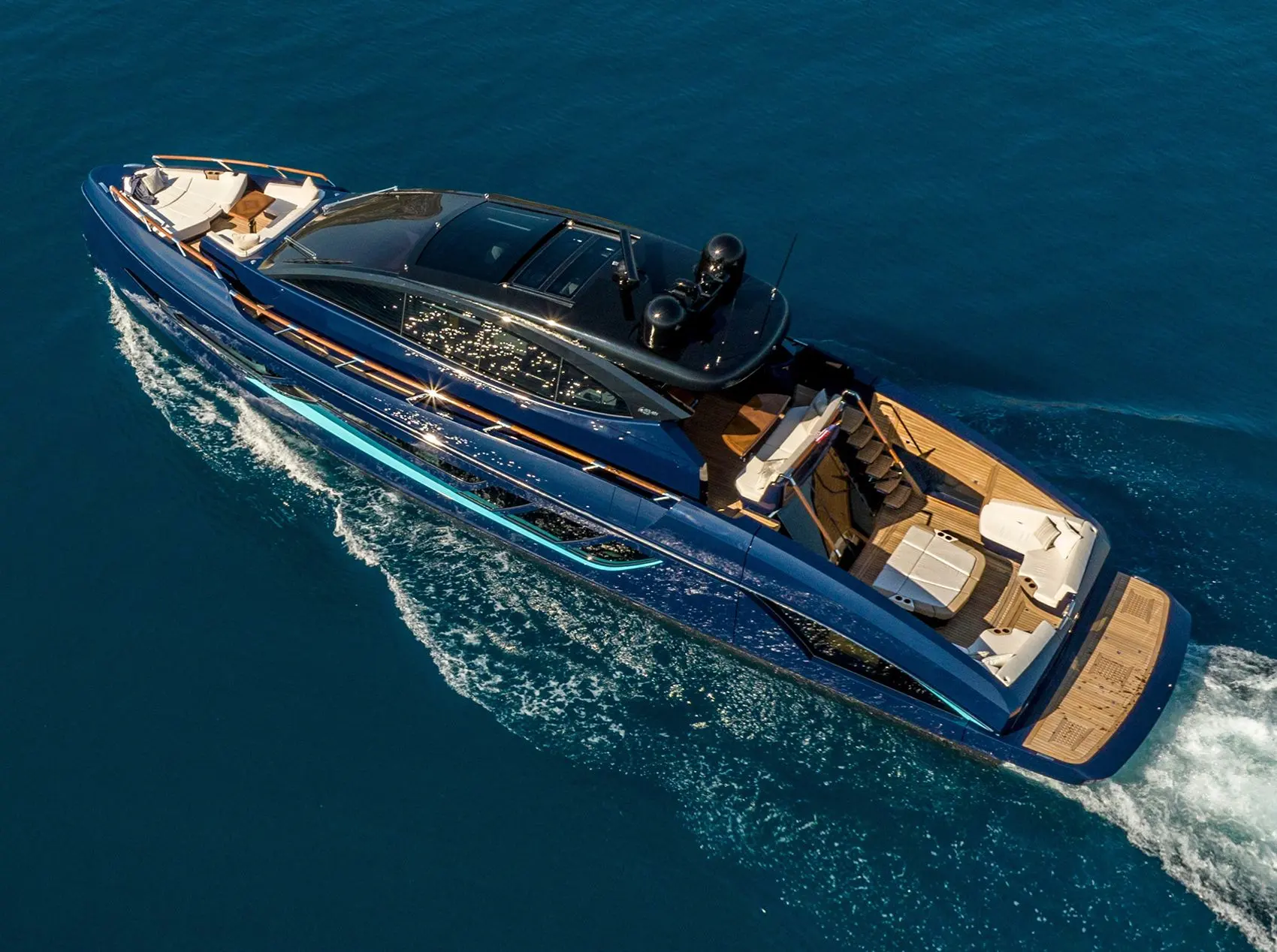 Lazzara Yachts LSX67