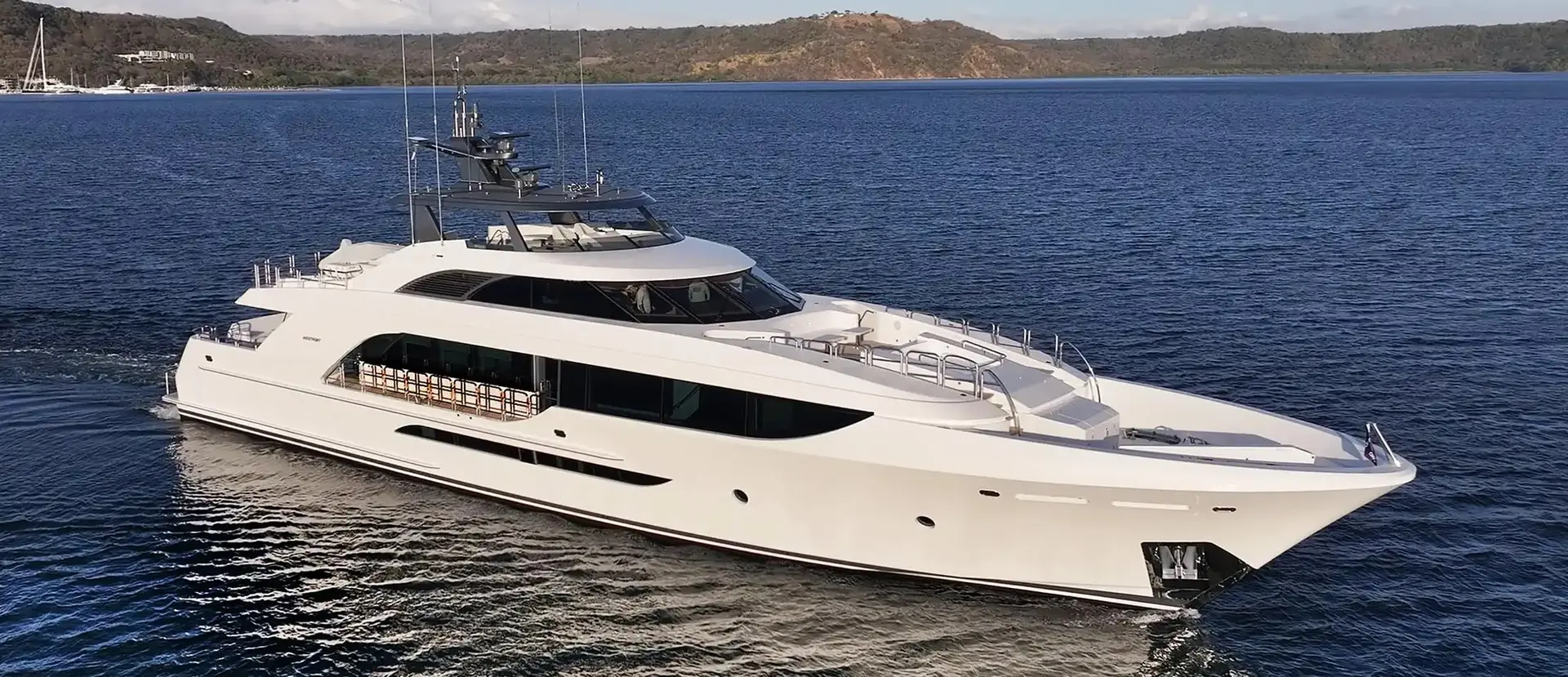 Westport Yachts Westport W135