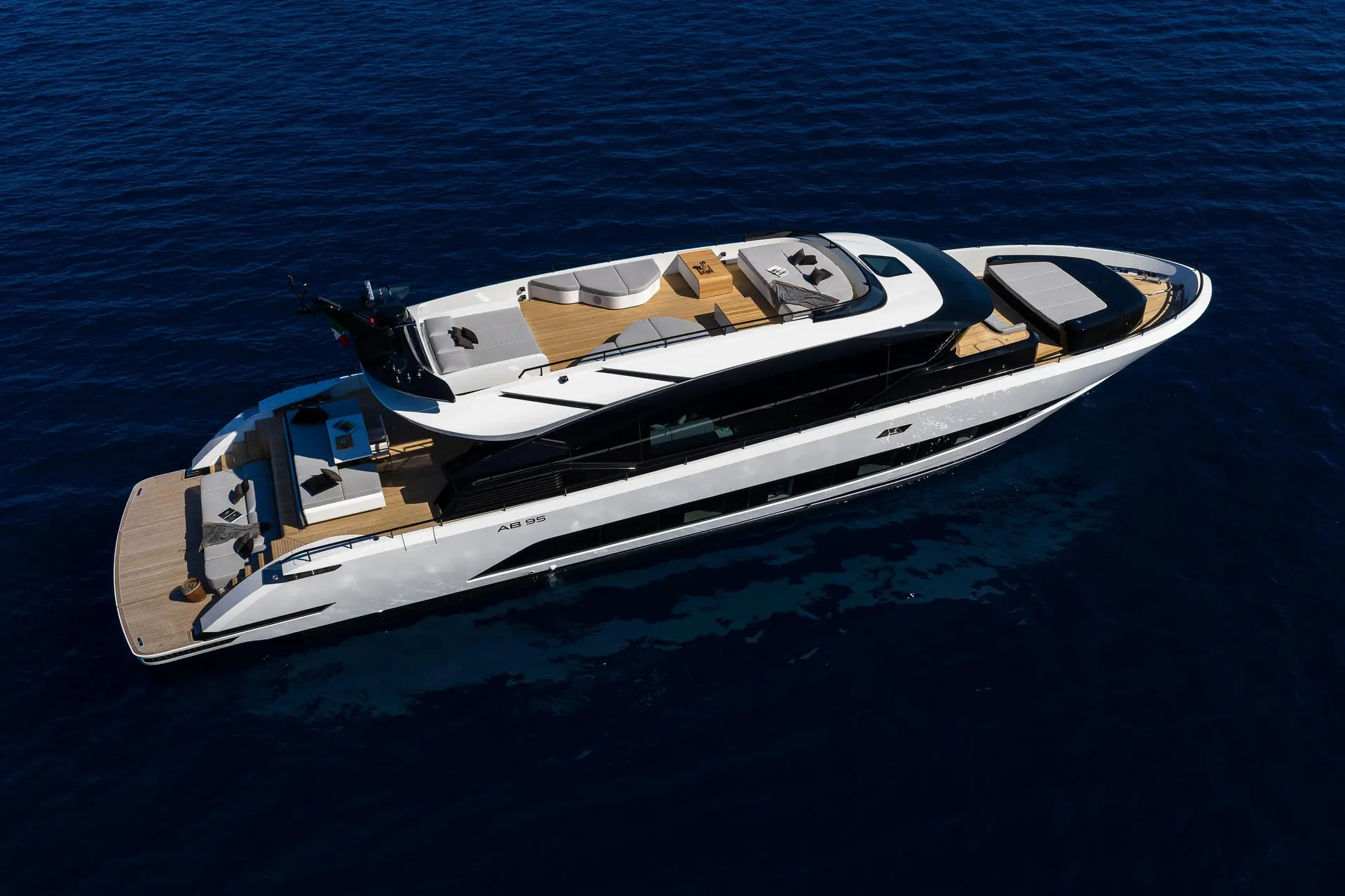 AB Yachts AB 95
